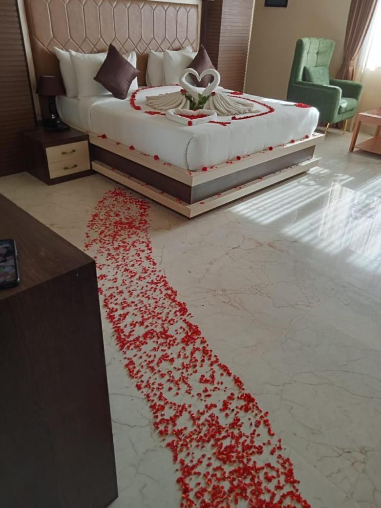 Hotel Eden Карвар Экстерьер фото