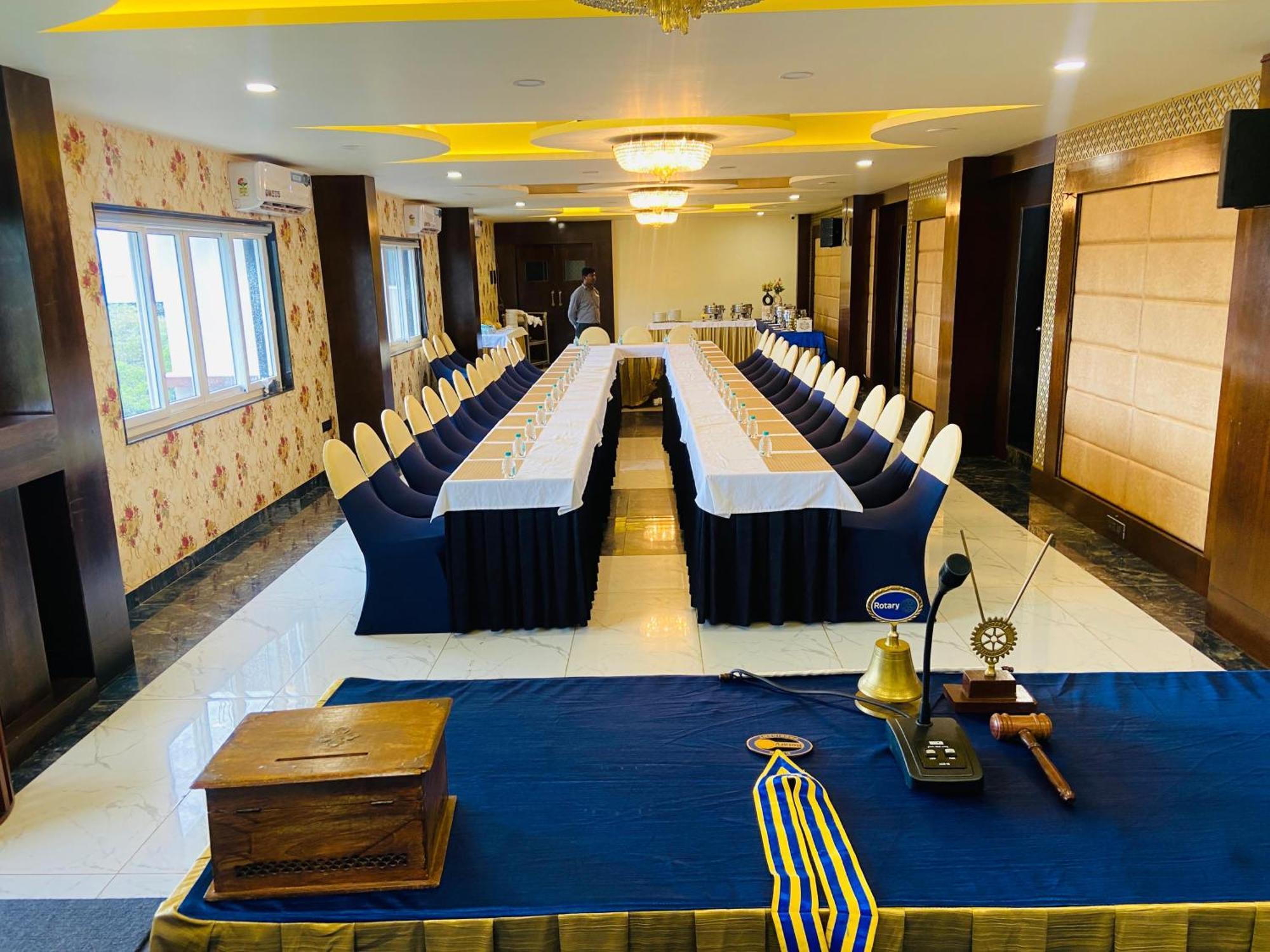 Hotel Eden Карвар Экстерьер фото