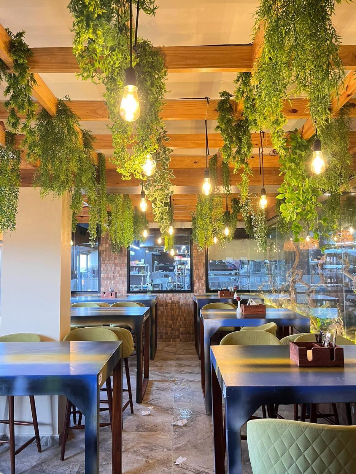 Hotel Eden Карвар Экстерьер фото
