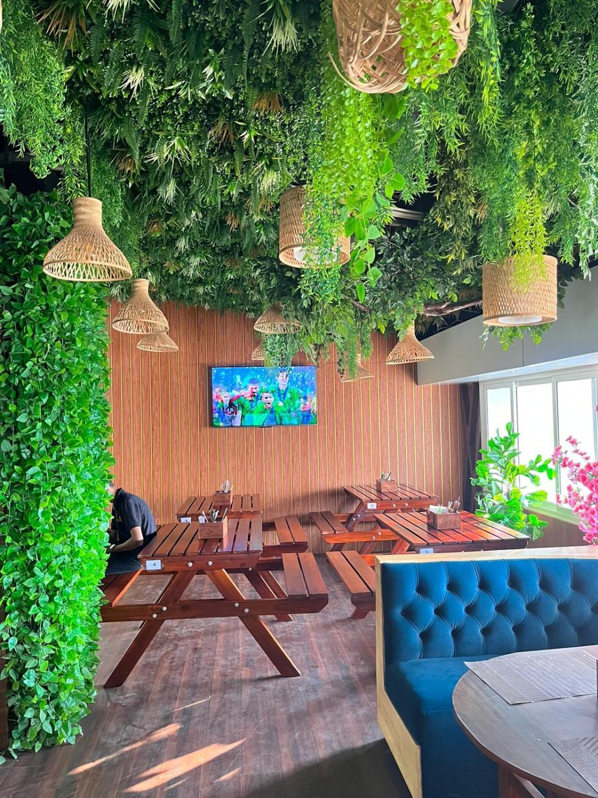 Hotel Eden Карвар Экстерьер фото